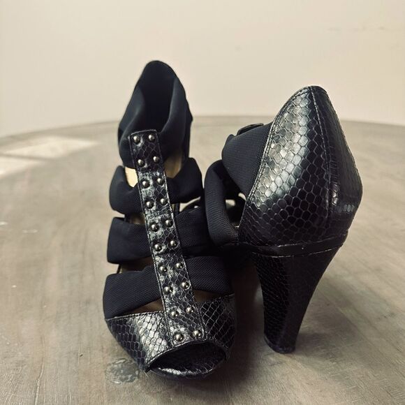 Arturo Chiang black, strappy leather high heel sandals. - Picture 1 of 7